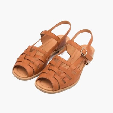 Manto sandals, brown mantle