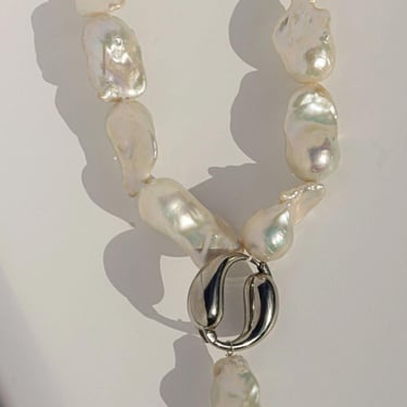 Spiral vegan pearl necklace