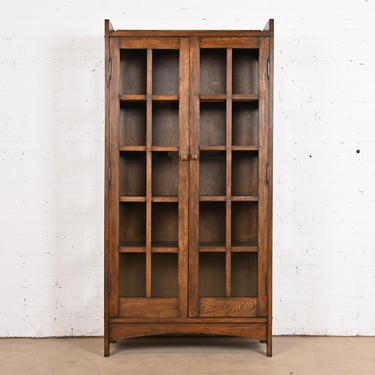 Gustav Stickley Style Mission Oak Arts and Crafts Bookcase Cabinet