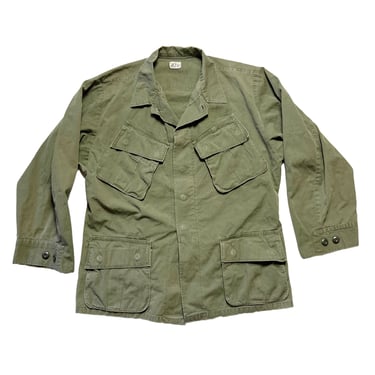 Vintage 1970s Vietnam War US Army Jungle Fatigue Jacket ~ Medium Short ~ Slant Pockets ~ Rip Stop Cotton Poplin ~ Patches 
