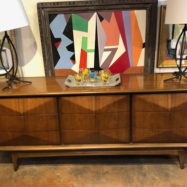 United Furniture Diamond Front Low Dresser 