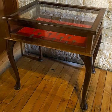Red Lined Display Top End Table