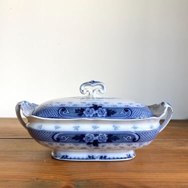 antique flow blue vegetable tureen covered bowl with lid English ironstone Burslem England 