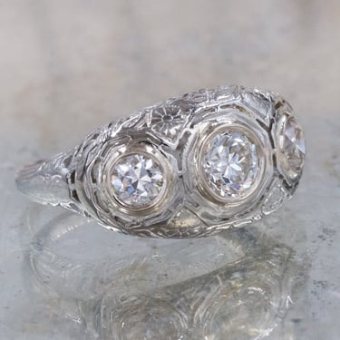 Art Deco Filigree Three Diamond Ring