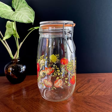 Tall, Vintage Glass Kitchen Pantry Storage Canister, Arcoroc France - Mushrooms Artichokes Onions Tomatoes Peppers, 1.5 liters, Airtight 