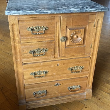 4 Drawer 1 Door Small Dresser w Marble Top