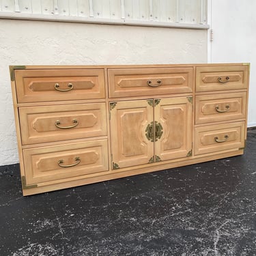Vintage Chinoiserie Dresser by Bernhardt with Blonde Burl Wood, Asian Style Brass & 9 Drawers - Campaign Credenza Sideboard Furniture 
