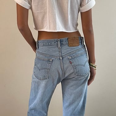30 Levis 501 vintage faded jeans / vintage light wash soft faded worn in high waisted button fly boyfriend Levis 501 jeans USA | 30 