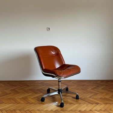 Italian mid-century modern brown office chairs in the style of Ico Parisi / Italian design / office chair in the style of Ico Parisi / 1970s 