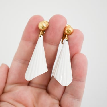 1960s/70s White Cone Dangle Clip Earrings 