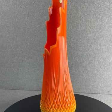 27”-Inch LE Smith Bittersweet Swung Glass “Pineapple” Vase 