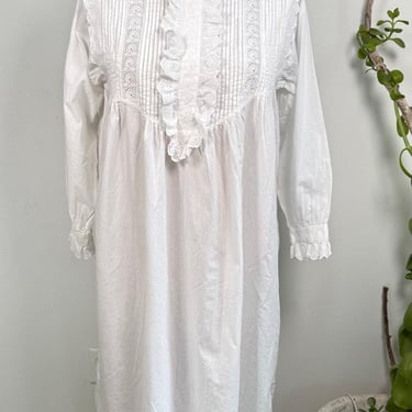 Vintage Victorian Cotton Nightgown – Romantic White Sleepwear 