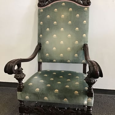 Vintage Throne Chair (Seattle)