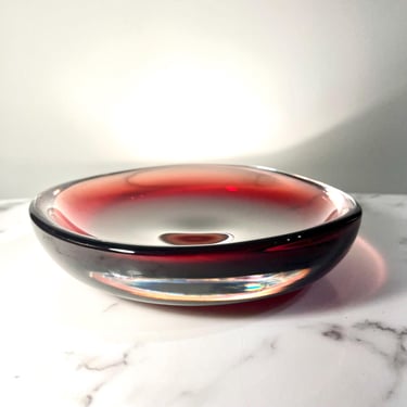 Rare “Selena” Sommerso Art glass bowl in cranberry and clear glass by Sven Palmqvist for Orrefors 