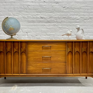 SCULPTED Mid Century MODERN CREDENZA / Long Dresser by Kent Coffey Perspecta, c. 1960's 