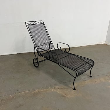 Salterini Style Outdoor Iron Chaise Lounge Chair 
