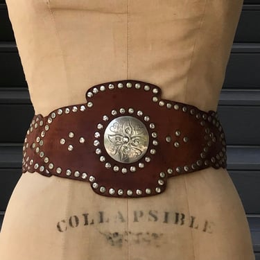 1970s Brown leather belt with silver details