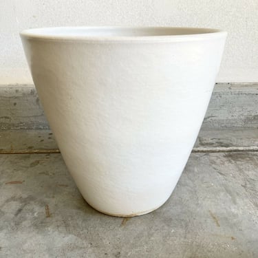 Mid Century Matte White Crucible Architectural Ceramic Pottery Planter MCM Large