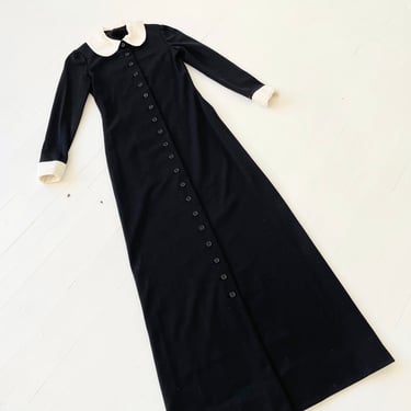 1960s Black Wool Long Dress with White Silk Round Collar and Cuffs 