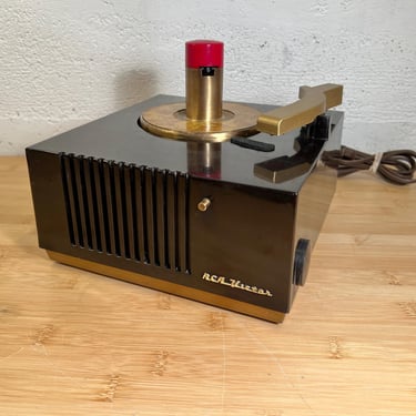 1950 RCA Victor 45rpm Bakelite Portable Record Player, Full Restoration, 9EY3 