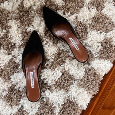 Vintage Manolo Blahnik kitten heels / Manolo Blahnik slides / Manolo Blahnik mules / Manolo Blahnik heels / Vintage black heels / suede heel 