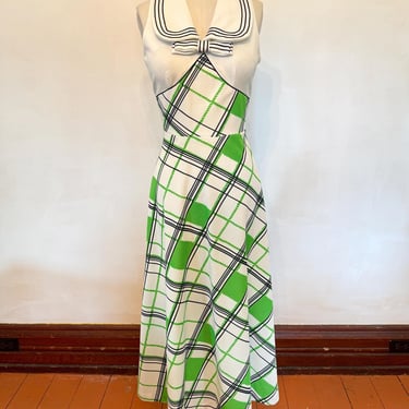 Sleeveless Plaid Maxi-Dress with Oversized Collar - 1970s 