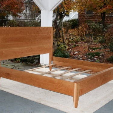 ZCustom HM14, NbRnV05, Queen around adjustable, Cherry Bed with boards nearly flush with posts, slats, natural color 
