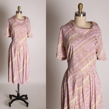 1960s Light Purple, Cream and Tan Short Sleeve Knit Abstract Geometric Print Short Sleeve Dress by Shelton Stroller -XL 