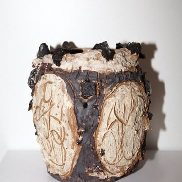 Ian Riccardo Ceramic Volcanic Vessel - Cream/Black