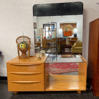 Mid Century Heywood Wakefield &#8216;Encore&#8217; Maple Vanity Dresser, c. 1952
