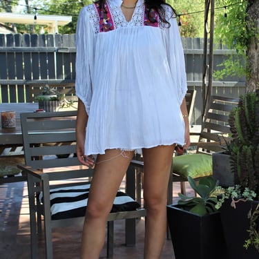 Vintage 70s Hand Embroidered Mexican Mini Dress, Off White Gauze Tunic Top, Crochet insets, One Size Women 