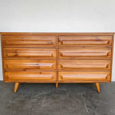 Franklin Shockey Co. Sculpted Pine Mid-Century Modern Lowboy Dresser 