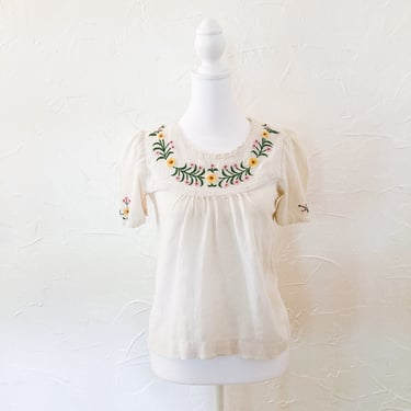 70s Embroidered Floral Cream Textured Gauze Blouse | Extra Small/Small 