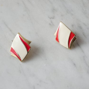 red enamel earrings | Trifari earrings | vintage jewelry | vintage earrings 
