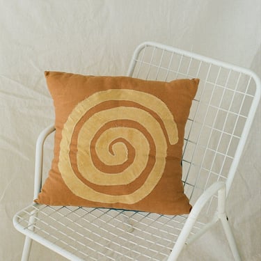 linen swirl pillow cover, hand dyed pillow, organic cotton pillow, geometic pillow, zero waste home 