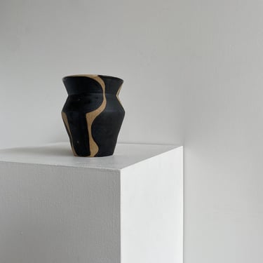 handmade abstract pattern ceramic vase 