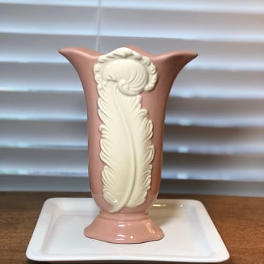 Pink & White Feather Vase – Fun, Fanciful Vintage Style 