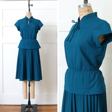 vintage 1970s 80s teal blue dress • cute peplum dress with pleated skirt & bow tie ruffled collar 