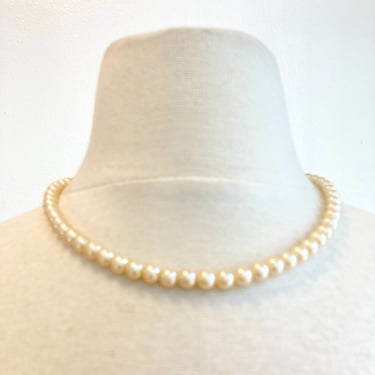 Vintage 40s 50s Faux PEARL NECKLACE / 17" / Cream Color / Made in JAPAN 