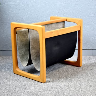 Magazine rack Aksel Kjersgaard for Odder Mobler Denmark mid century alder wood leather 60s 70s storage magazines design vintage 