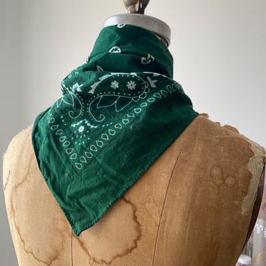 Vintage ‘80s all cotton bandana | hunter green scarf, 100% cotton scarf, green paisley bandana 