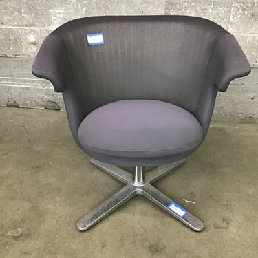 Double Swiveling Steelcase Chair (Seattle)