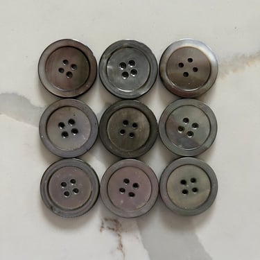 Buttons pearl 17/16” L9 