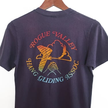 vintage t shirt / 70s shirt / 1970s Stedman Hi Cru rainbow print hang gliding outdoors sun faded Small 