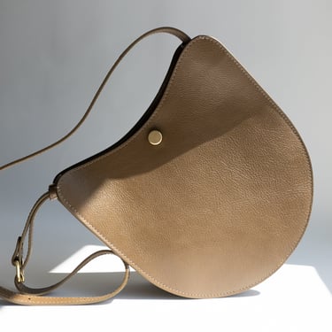 Savoie Leather Bag in Otter