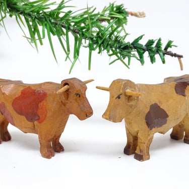 2 Small Vintage Hand Carved Wooden Bulls Hand Painted Wood, Antique Wooden Toys for Nativity Putz 