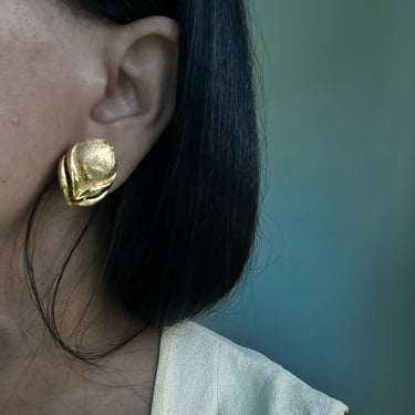 vintage OSCAR DELA RENTA oversized ornate budding shape goldtone earrings 