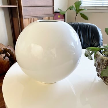 Large Mid Century Modern Round White Round Orb Vase / Vessel MCM