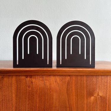 Vintage black rainbow bookends by Spectrum Division Designs / 1980s enameled arched steel bookend set Pop Art mod 