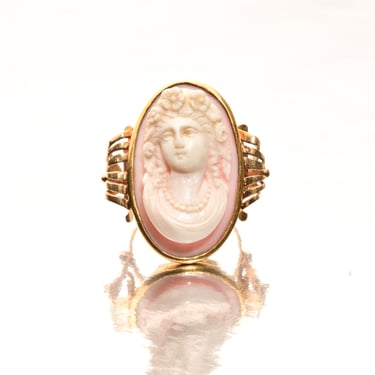 Pink Shell Maiden Cameo Ring In 18K Yellow Gold, High-Relief Carving, Art Nouveau Revival, Estate Jewelry, 6 1/4 US 